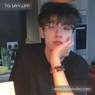 劳麟非